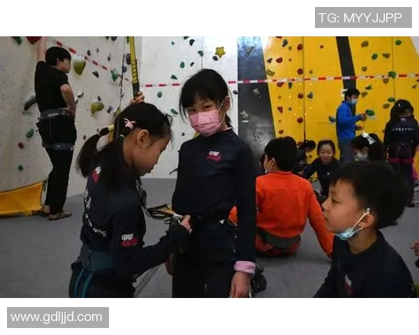 广州攀岩队灵活性引发热议专家与爱好者各执己见