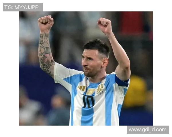 变色足球明星盘点他们如何在场上闪耀与变幻的魅力